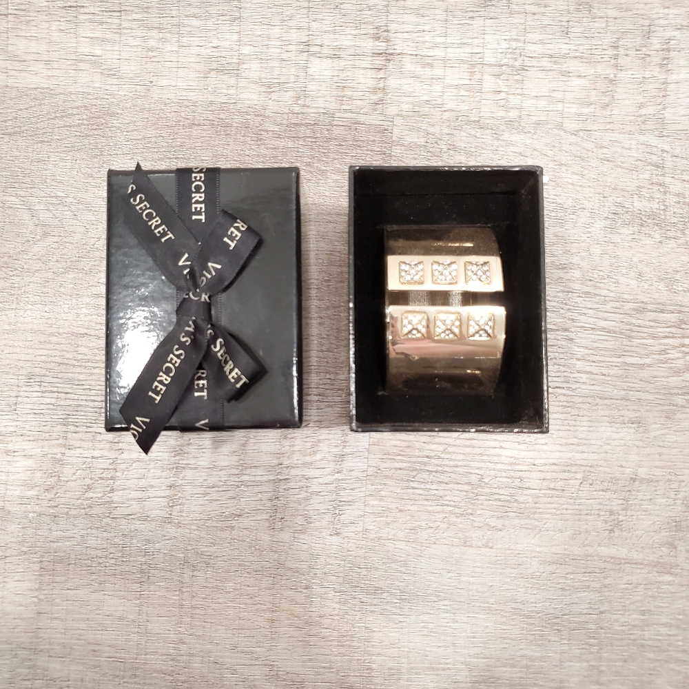 Victoria's Secret Gold Diamond Studded Clasp Bracelet